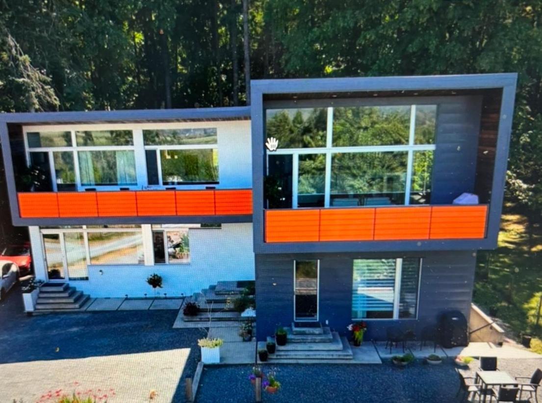 The Cube Cowichan Bay Exterior foto
