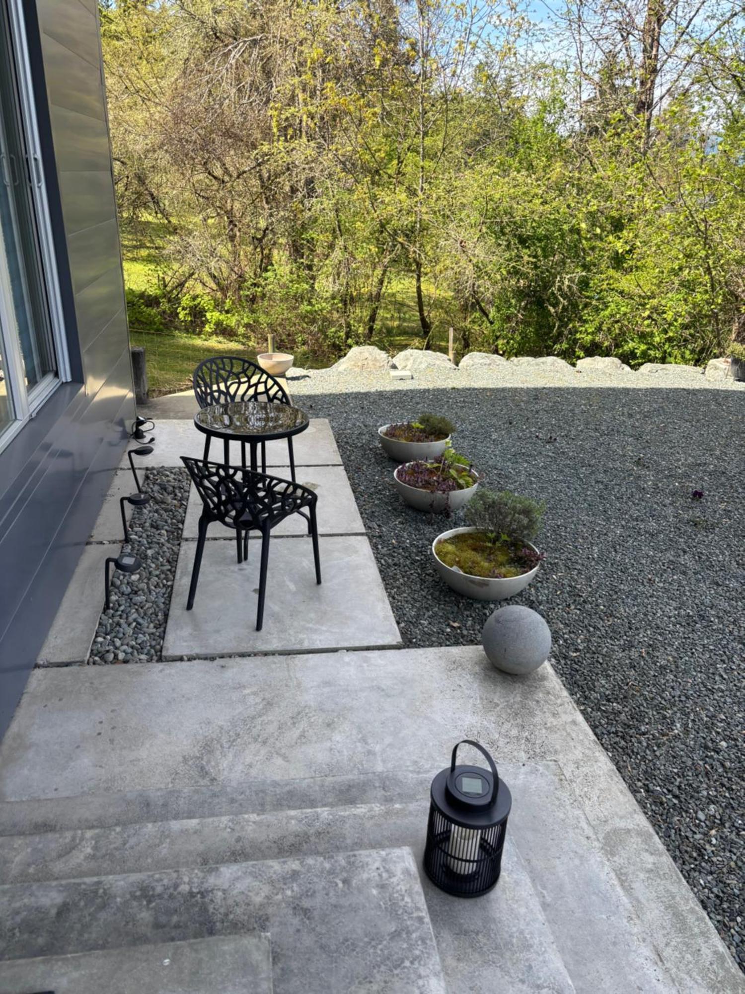 The Cube Cowichan Bay Exterior foto