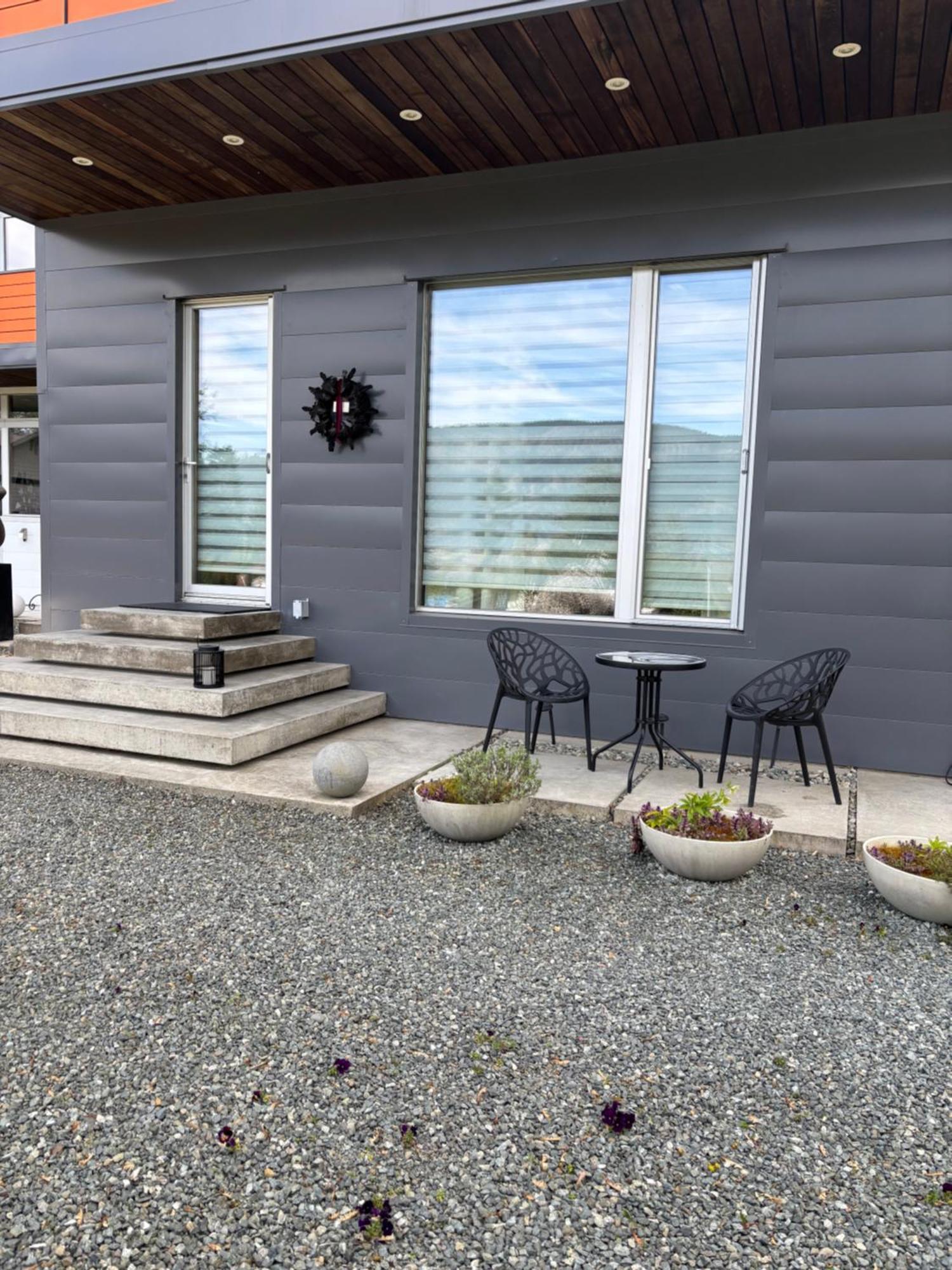 The Cube Cowichan Bay Exterior foto