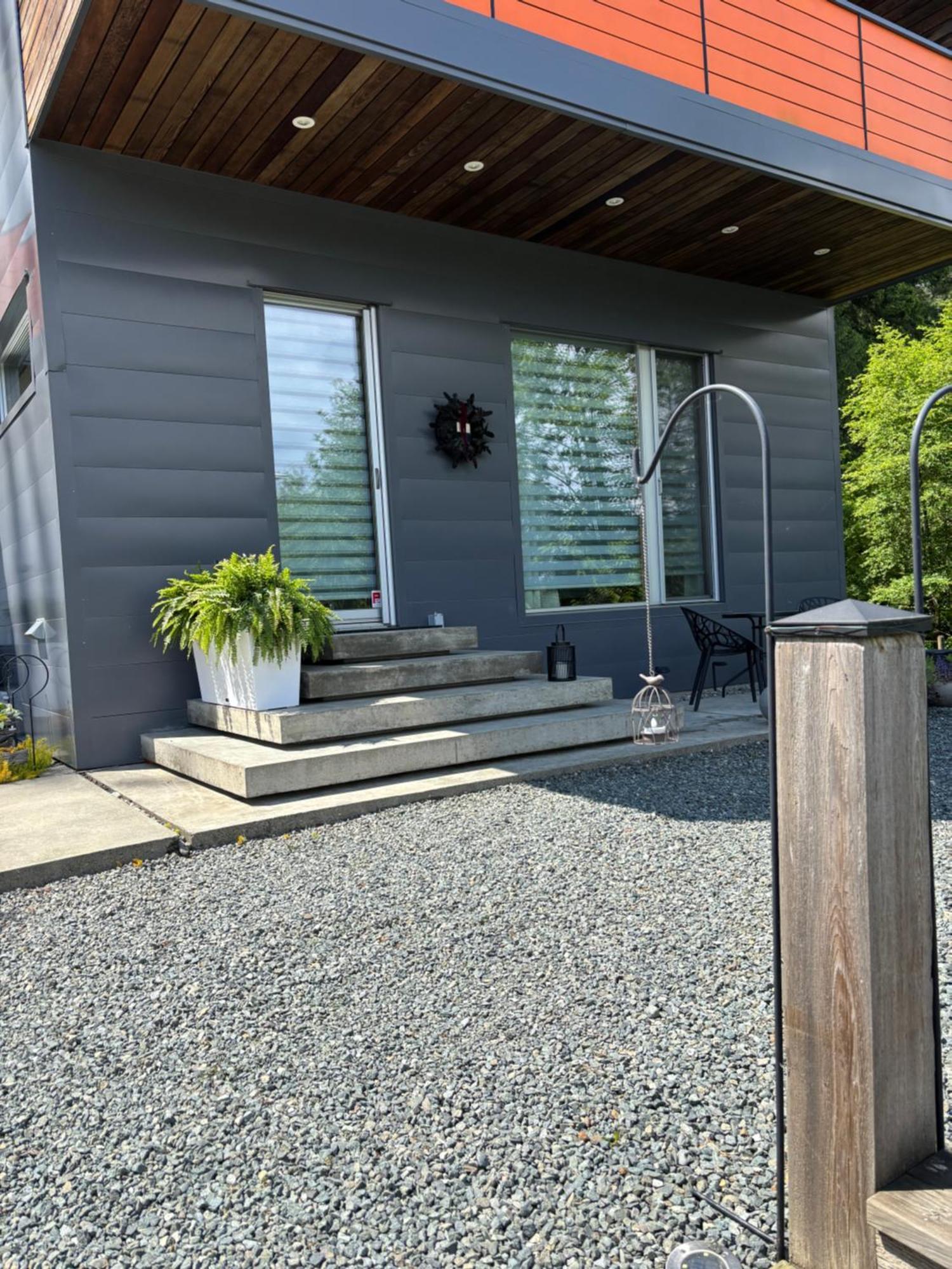 The Cube Cowichan Bay Exterior foto